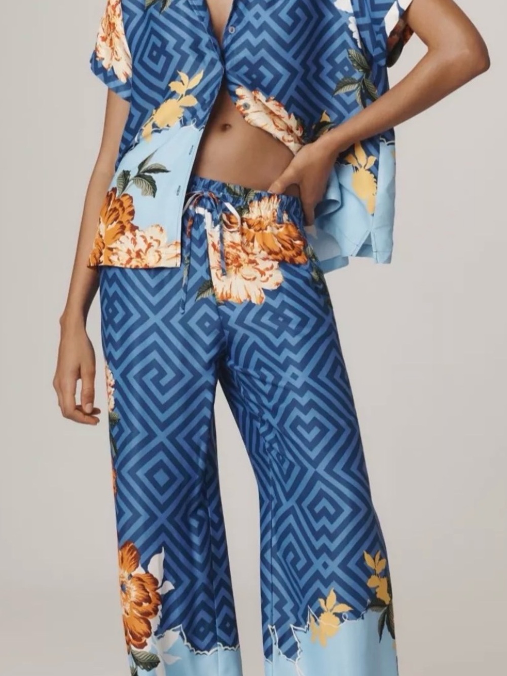 Anthropologie 2 piece Blue Floral Wide-Leg Bermudas and button down top